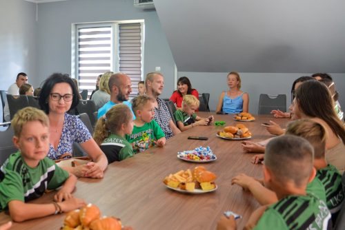 Wręczenie nagród dla dzieci z LKS Raciążek
